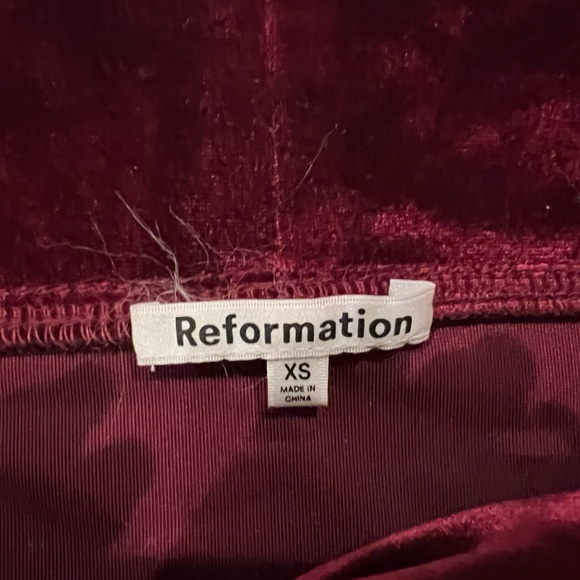 Reformation velvet off the shoulder top. Worn once! - Picture 5 of 7